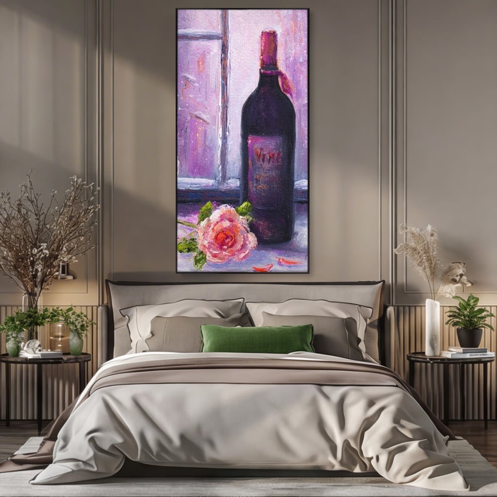 Tablou canvas cu tablou canvas cu sticla de vin si trandafir, in rama de aluminiu negru, pe perete intr-un dormitor